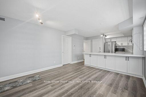 Photo 7 of Unit 36, 208 Niagara Street, Toronto, Niagara — HOMEH