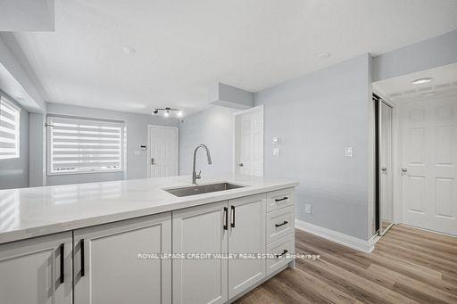 Photo 13 of Unit 36, 208 Niagara Street, Toronto, Niagara — HOMEH