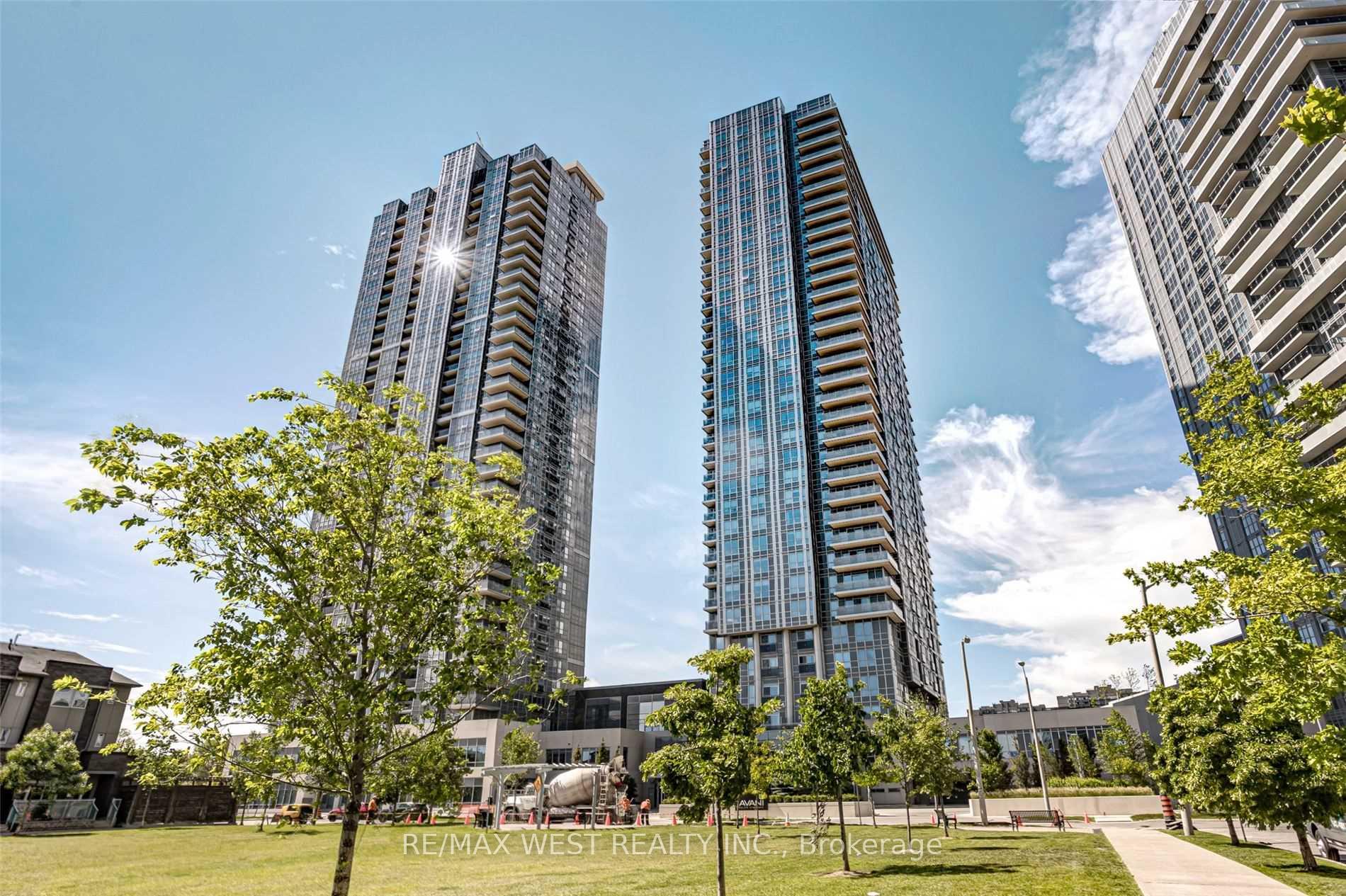 Front of Unit 320, 275 Village Green Square