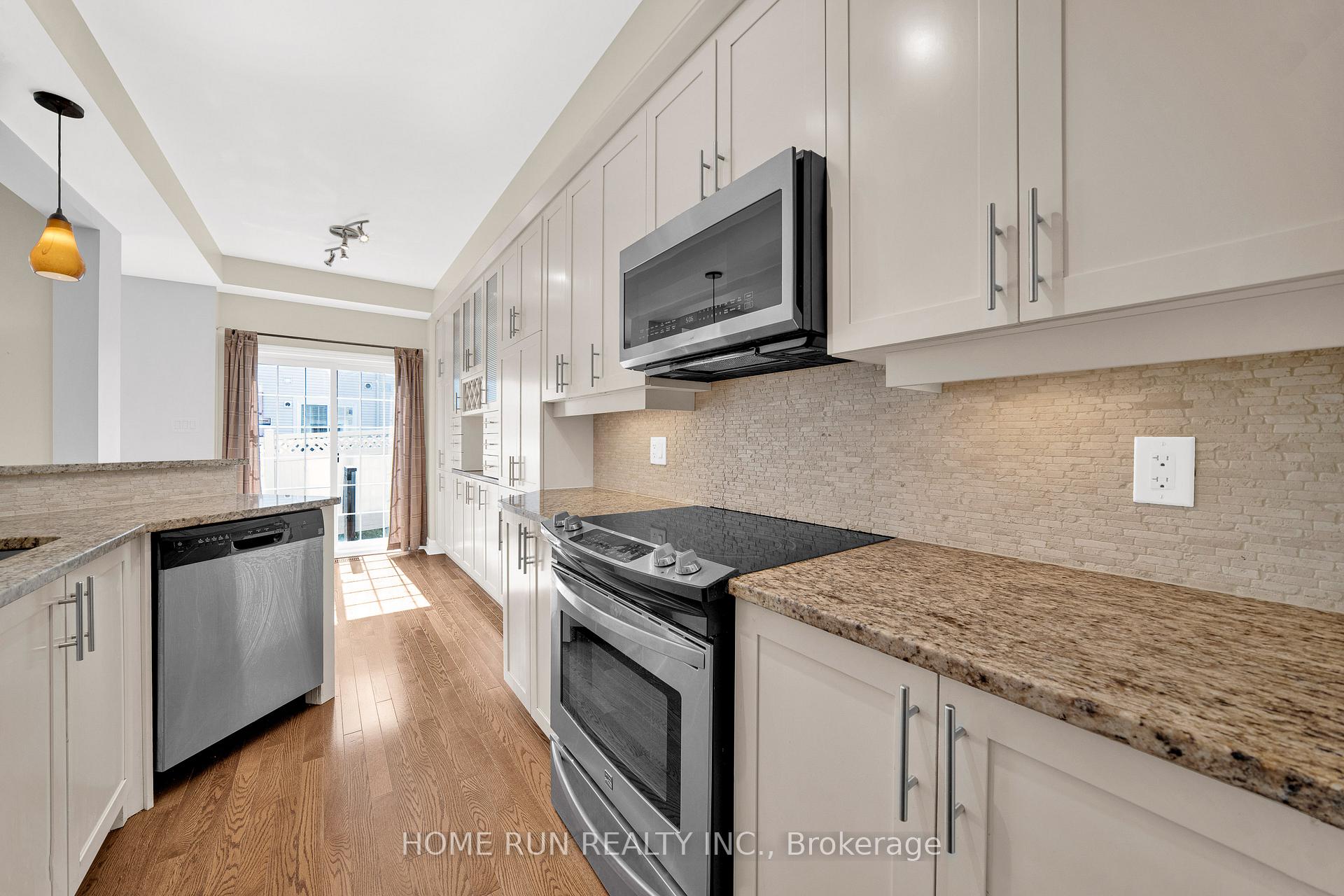 Photo 13 of 961 Caldermill Private, Ottawa, Barrhaven - Stonebridge — HOMEH