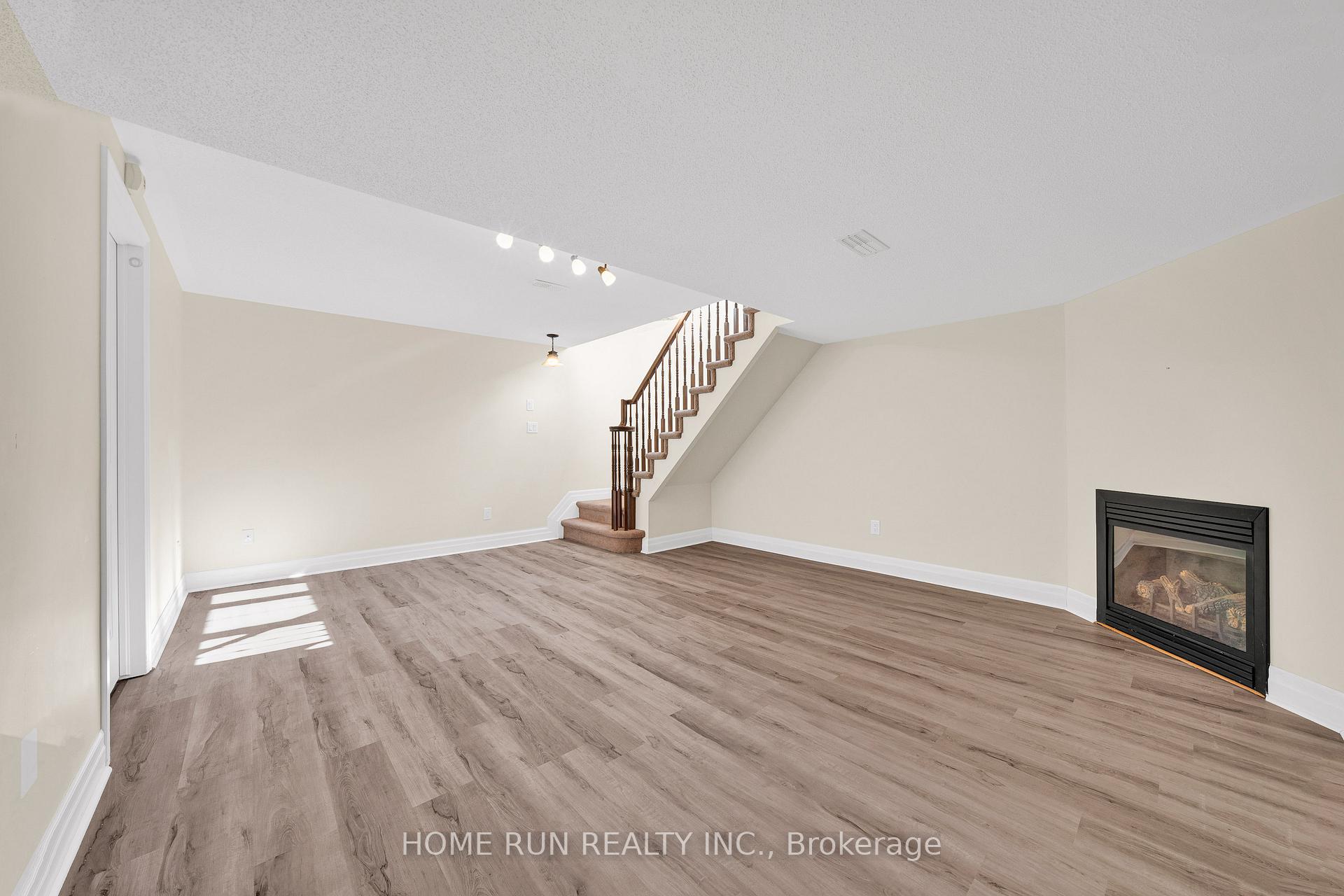 Photo 35 of 961 Caldermill Private, Ottawa, Barrhaven - Stonebridge — HOMEH