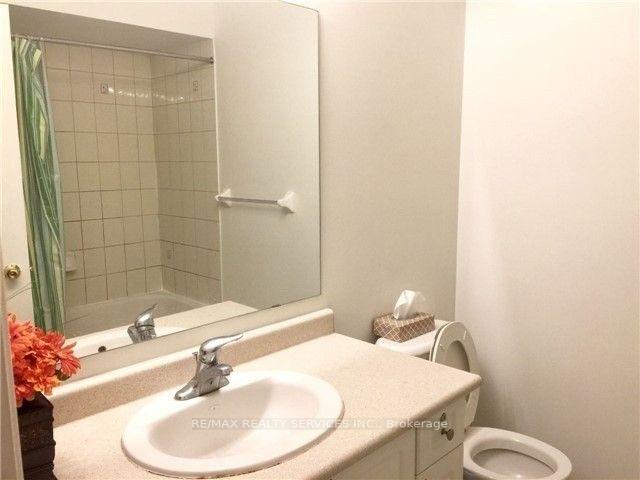 Photo 8 of 20 Evelyn Wiggins Drive, North York, York University Heights — HOMEH