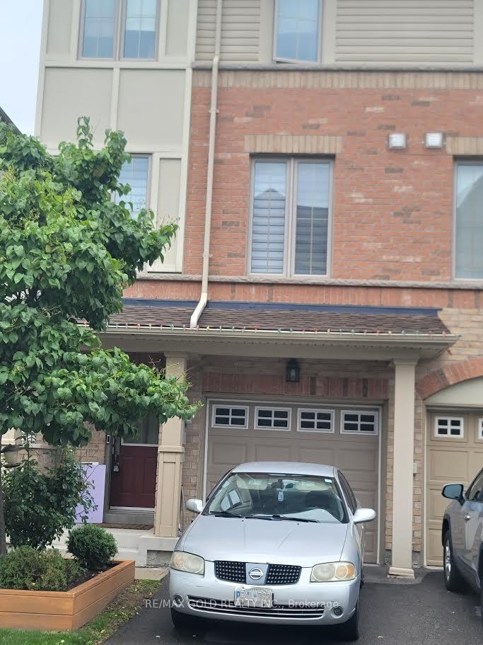 Photo 4 of 12 Cailiff Street, Brampton, Bram West — HOMEH