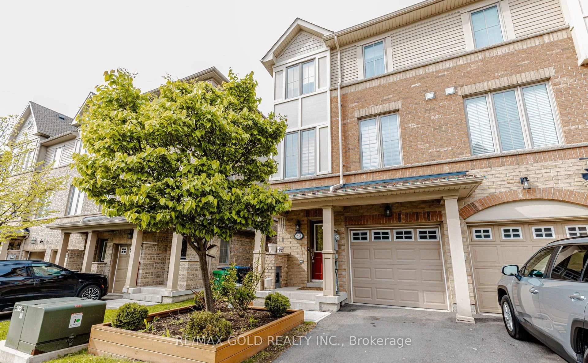 Photo 5 of 12 Cailiff Street, Brampton, Bram West — HOMEH