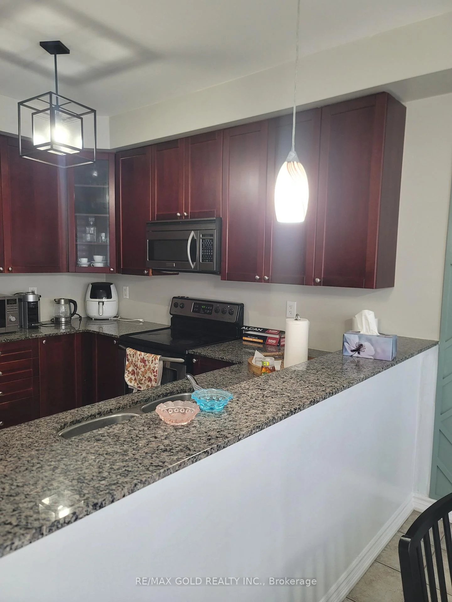 Photo 21 of 12 Cailiff Street, Brampton, Bram West — HOMEH