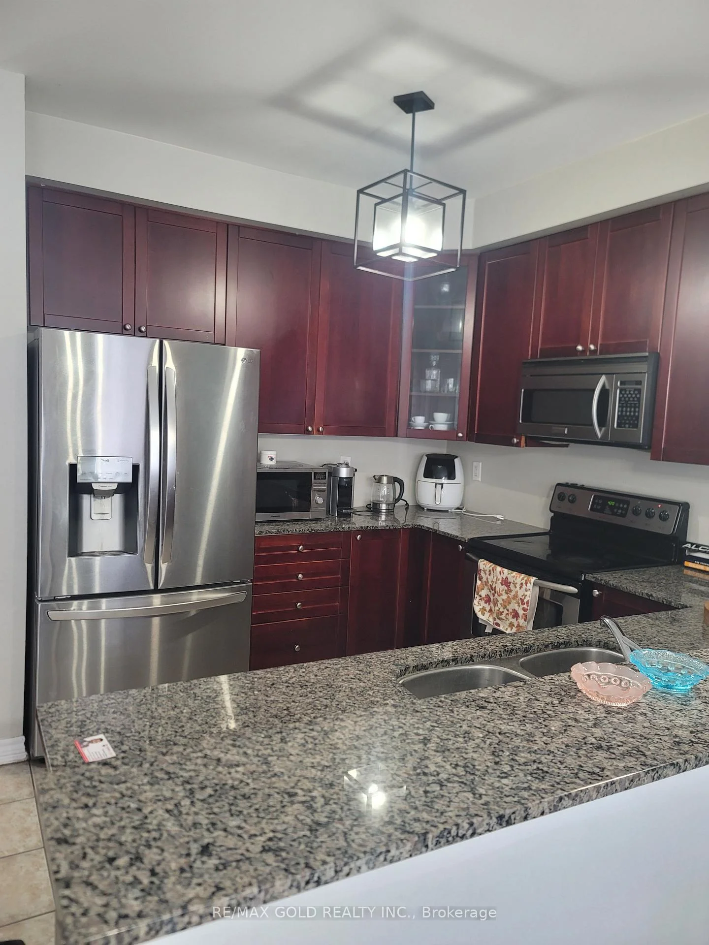 Photo 25 of 12 Cailiff Street, Brampton, Bram West — HOMEH