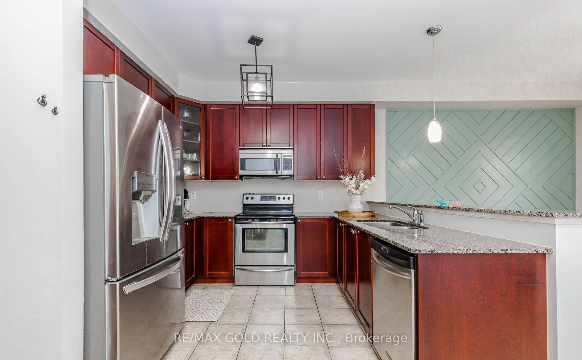 Photo 38 of 12 Cailiff Street, Brampton, Bram West — HOMEH