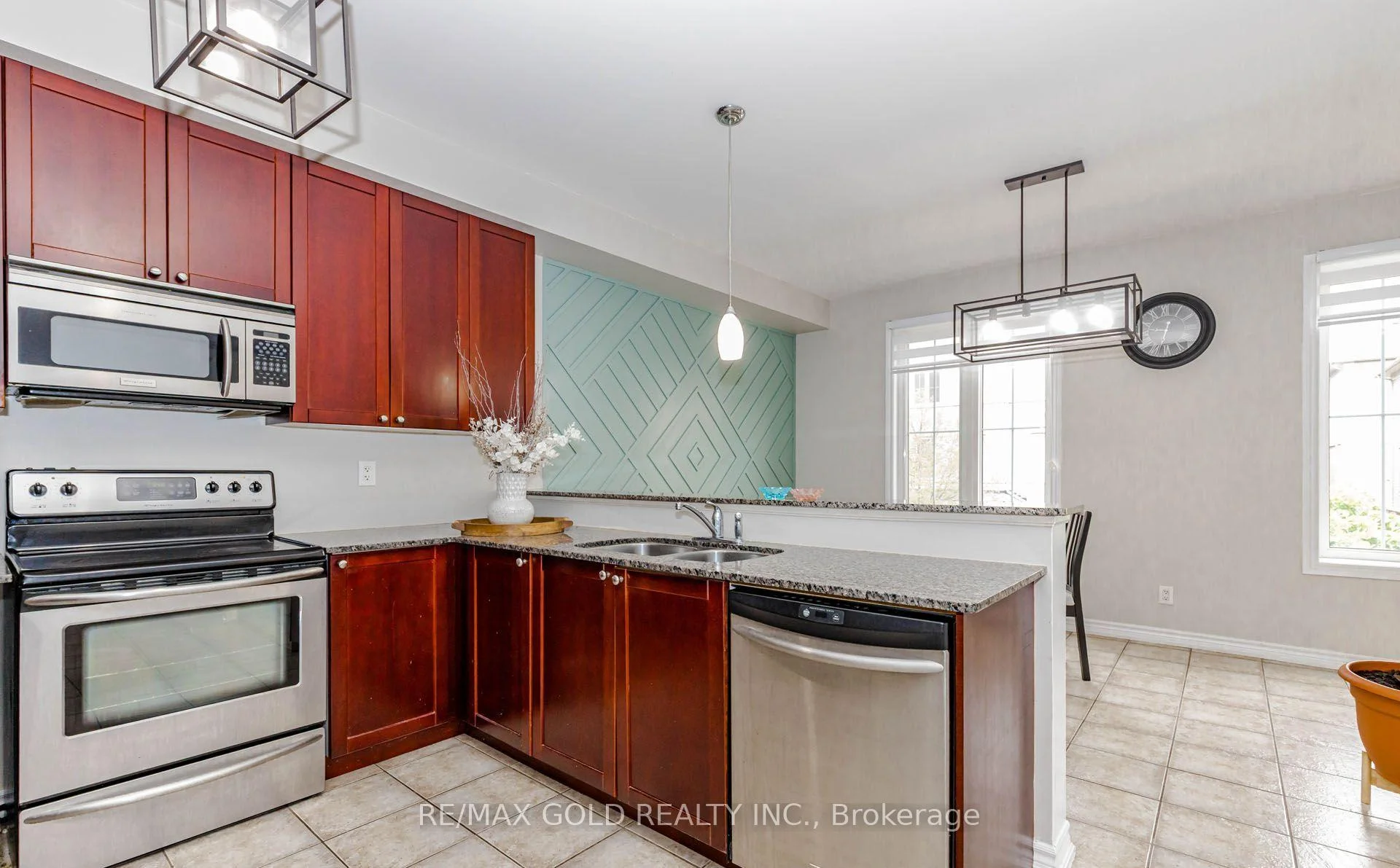 Photo 42 of 12 Cailiff Street, Brampton, Bram West — HOMEH