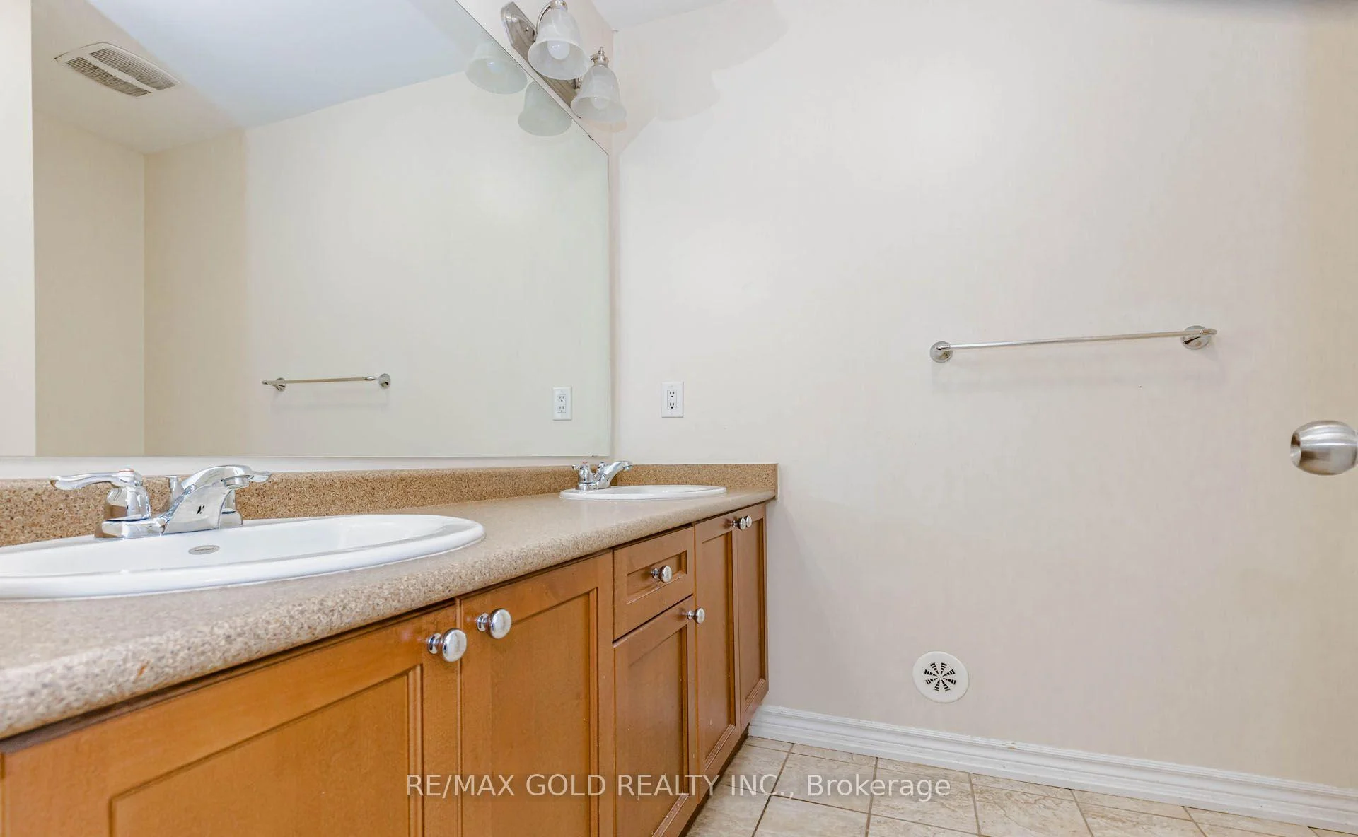 Photo 58 of 12 Cailiff Street, Brampton, Bram West — HOMEH