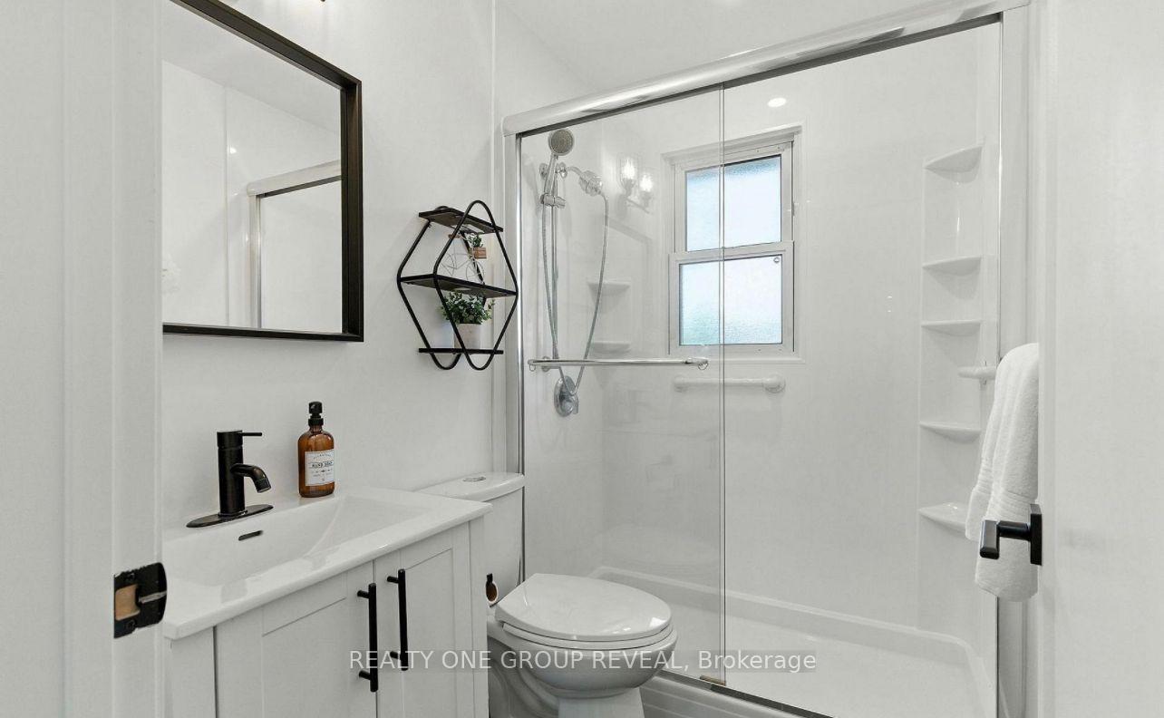 Photo 8 of Unit Main, 756 Cummings Avenue, Ottawa, Castle Heights/Rideau High — HOMEH