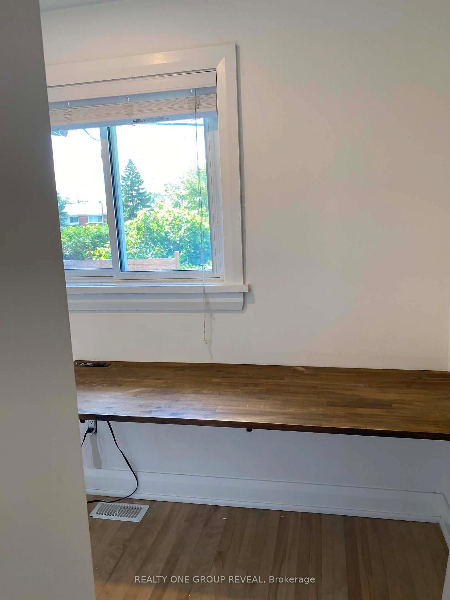 Photo 12 of Unit Main, 756 Cummings Avenue, Ottawa, Castle Heights/Rideau High — HOMEH