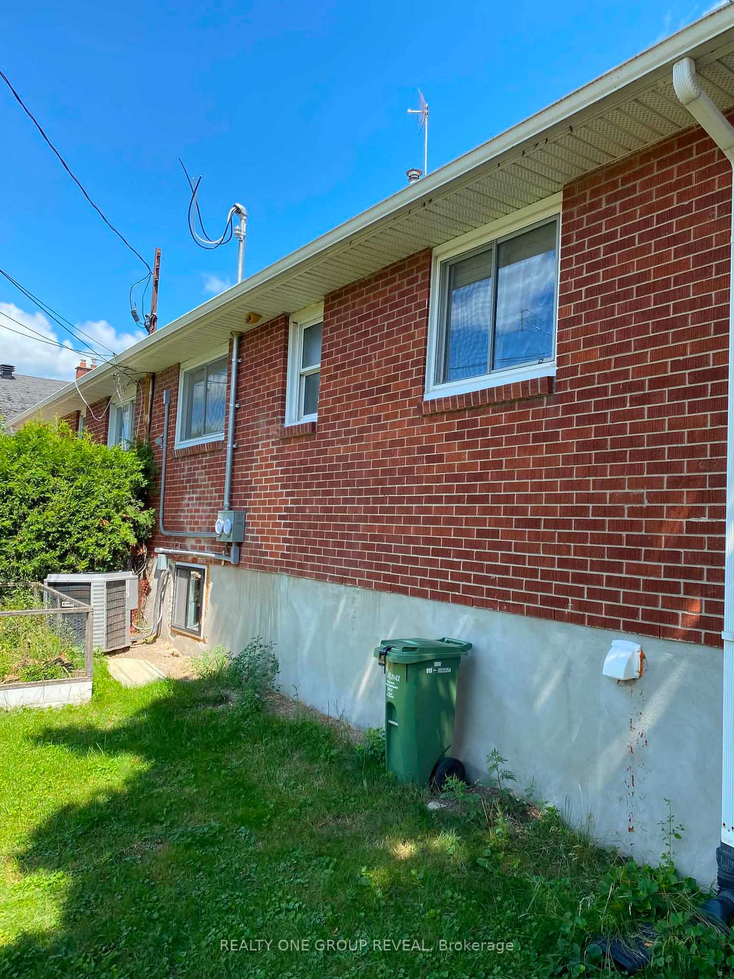 Photo 14 of Unit Main, 756 Cummings Avenue, Ottawa, Castle Heights/Rideau High — HOMEH