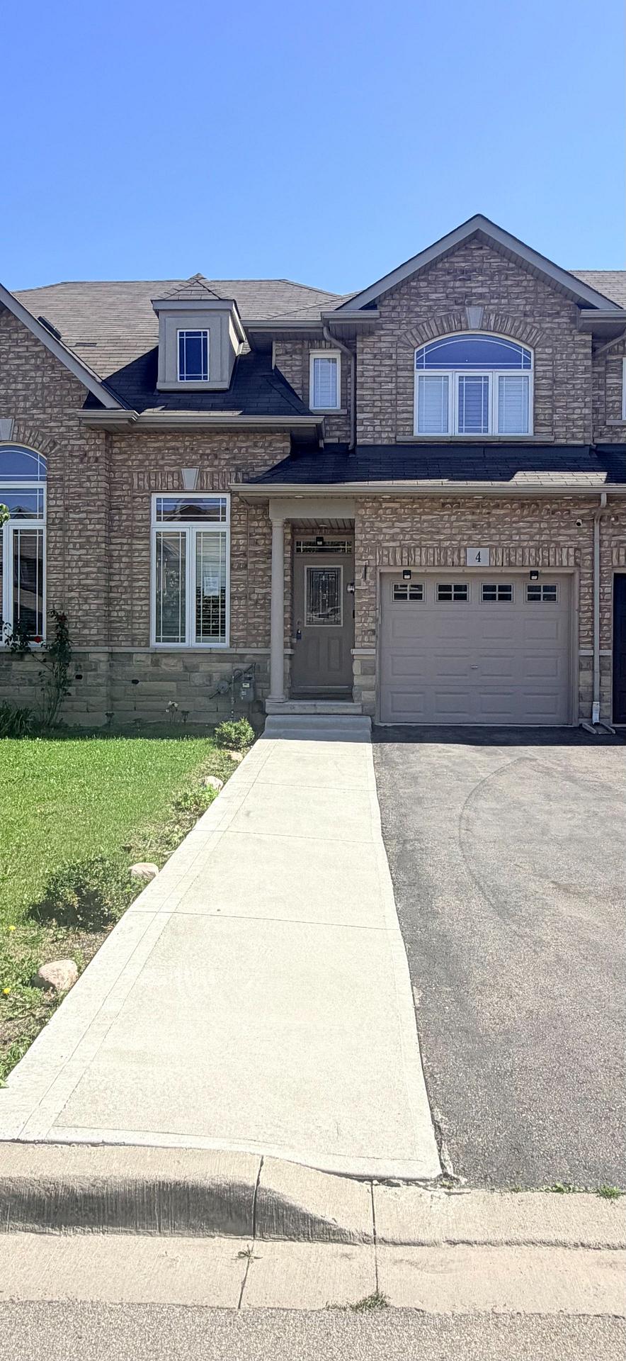 Photo of 4 Charleswood Crescent