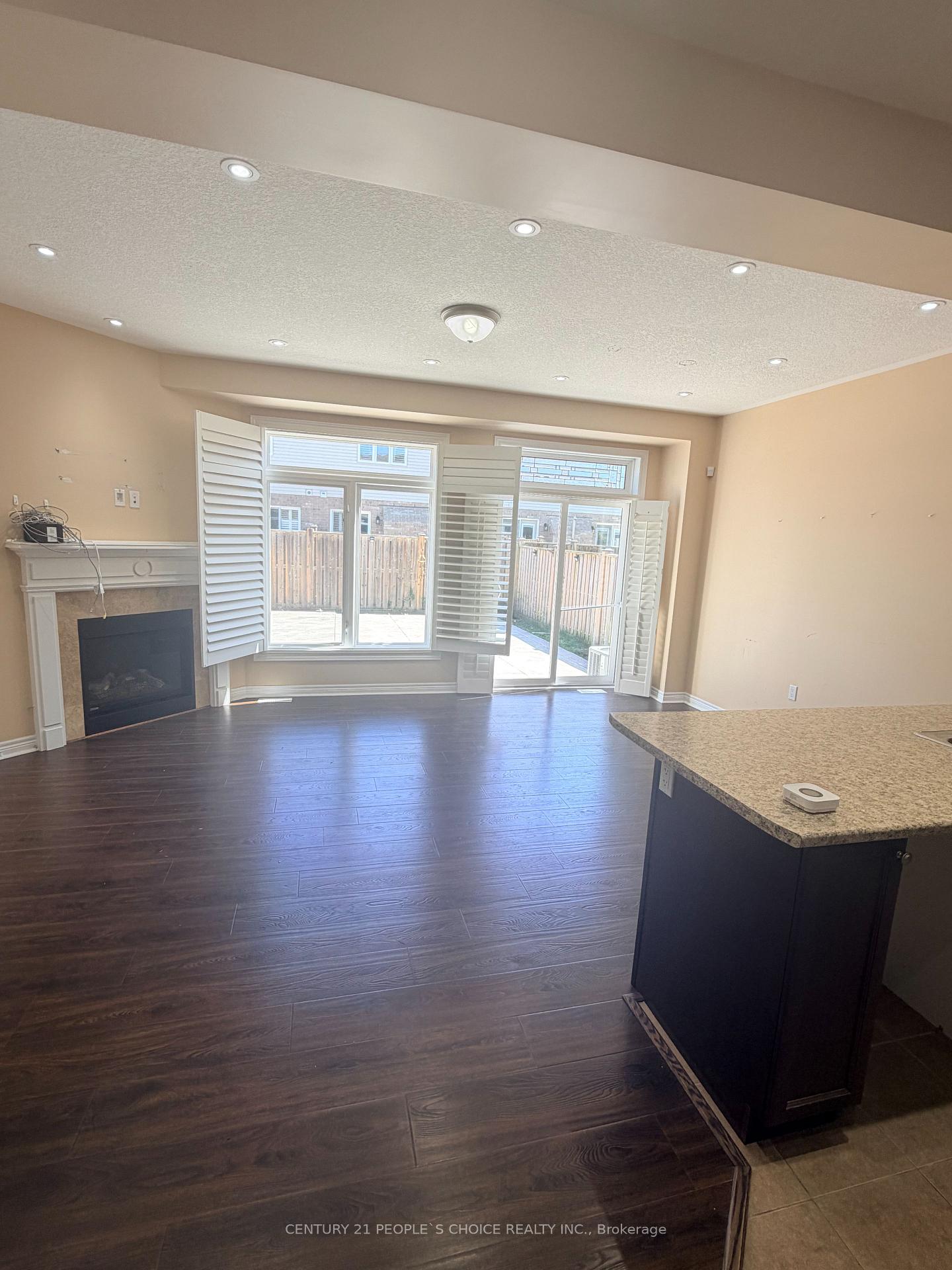 Photo 6 of 4 Charleswood Crescent, Hamilton, Rural Glanbrook — HOMEH