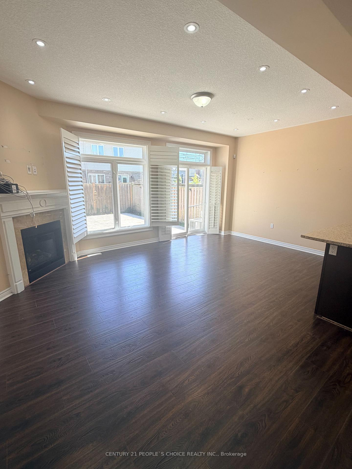 Photo 7 of 4 Charleswood Crescent, Hamilton, Rural Glanbrook — HOMEH