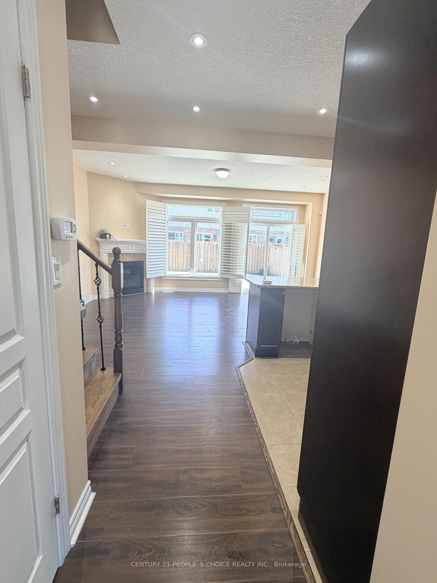 Photo 9 of 4 Charleswood Crescent, Hamilton, Rural Glanbrook — HOMEH