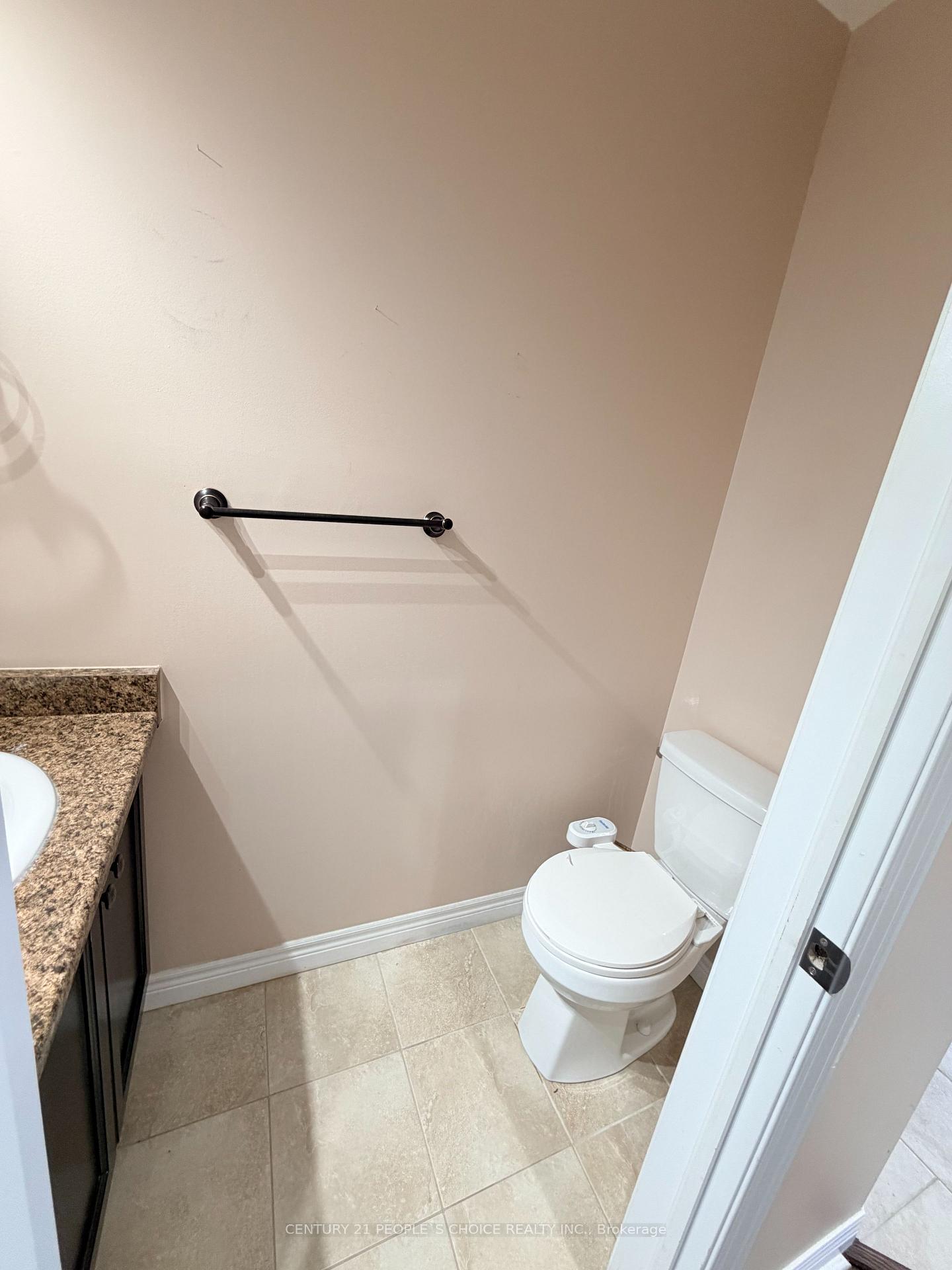 Photo 13 of 4 Charleswood Crescent, Hamilton, Rural Glanbrook — HOMEH