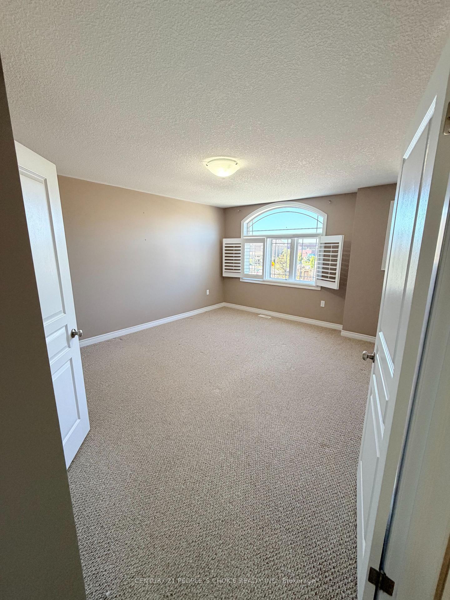 Photo 18 of 4 Charleswood Crescent, Hamilton, Rural Glanbrook — HOMEH