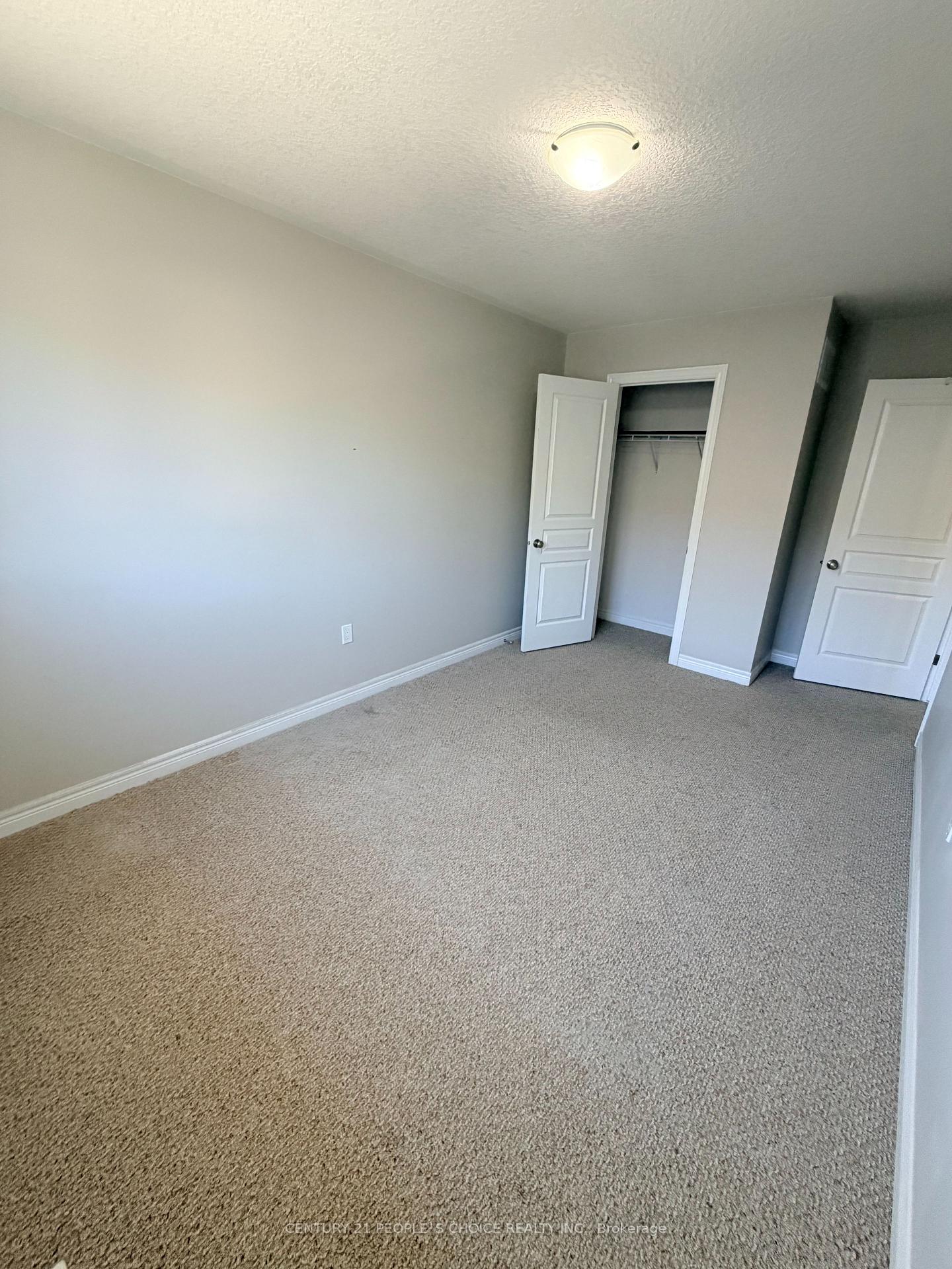 Photo 25 of 4 Charleswood Crescent, Hamilton, Rural Glanbrook — HOMEH