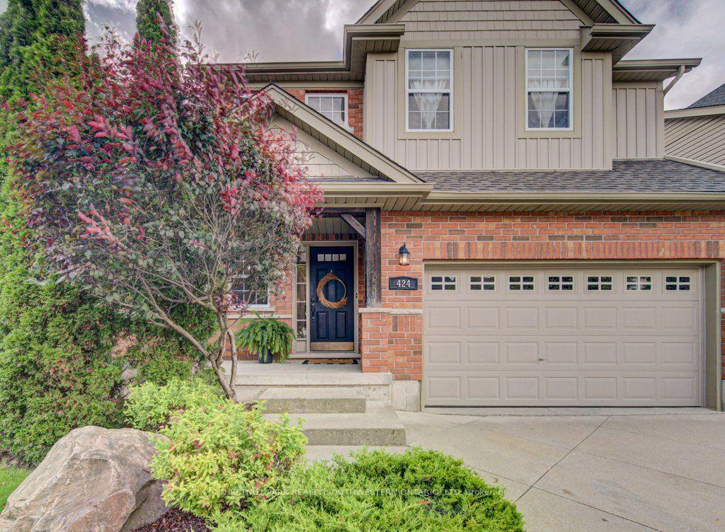 Photo 3 of 424 Sauve Crescent, Waterloo, Beechwood West — HOMEH