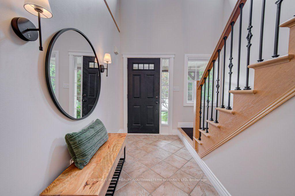 Photo 5 of 424 Sauve Crescent, Waterloo, Beechwood West — HOMEH