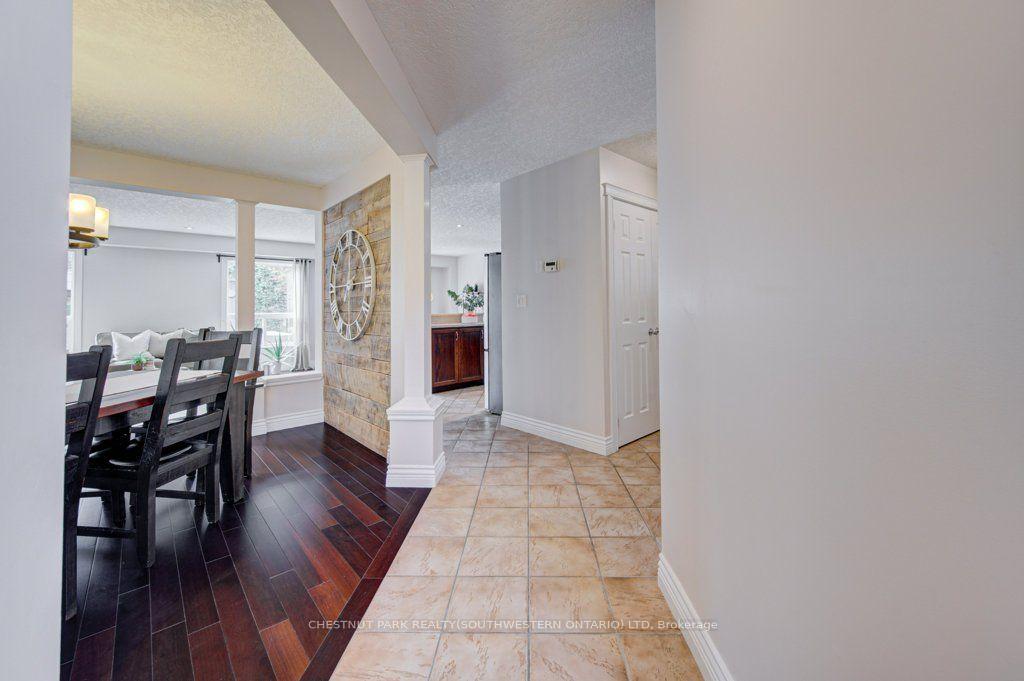 Photo 7 of 424 Sauve Crescent, Waterloo, Beechwood West — HOMEH