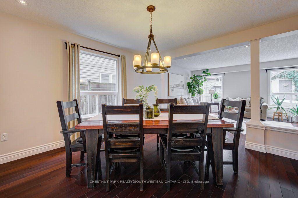 Photo 8 of 424 Sauve Crescent, Waterloo, Beechwood West — HOMEH