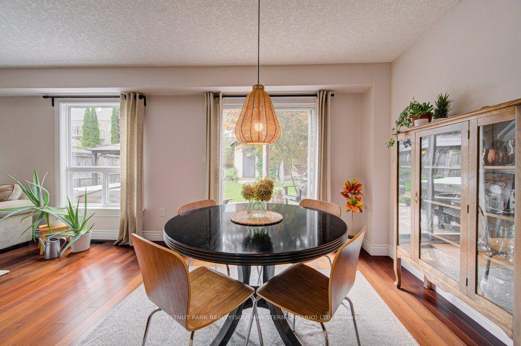 Photo 17 of 424 Sauve Crescent, Waterloo, Beechwood West — HOMEH