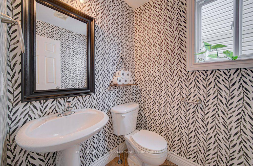 Photo 19 of 424 Sauve Crescent, Waterloo, Beechwood West — HOMEH