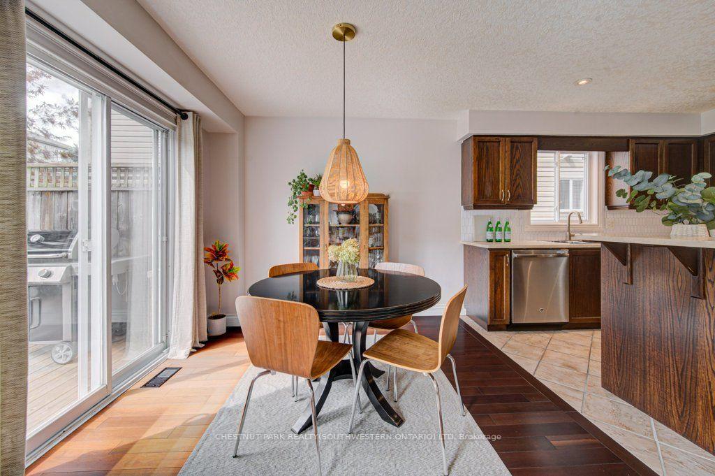 Photo 18 of 424 Sauve Crescent, Waterloo, Beechwood West — HOMEH