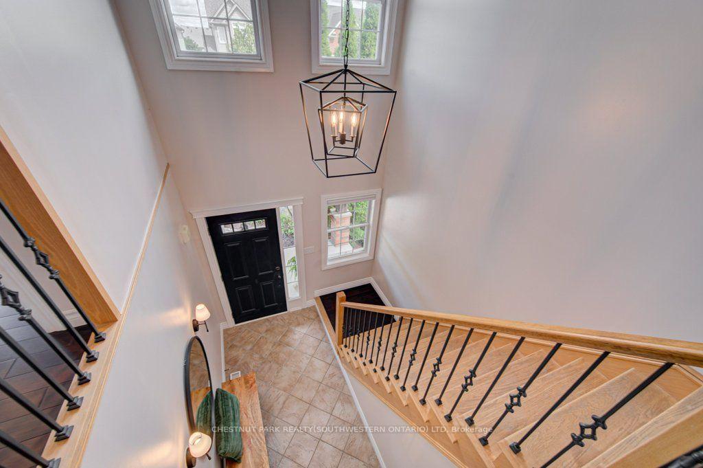 Photo 21 of 424 Sauve Crescent, Waterloo, Beechwood West — HOMEH