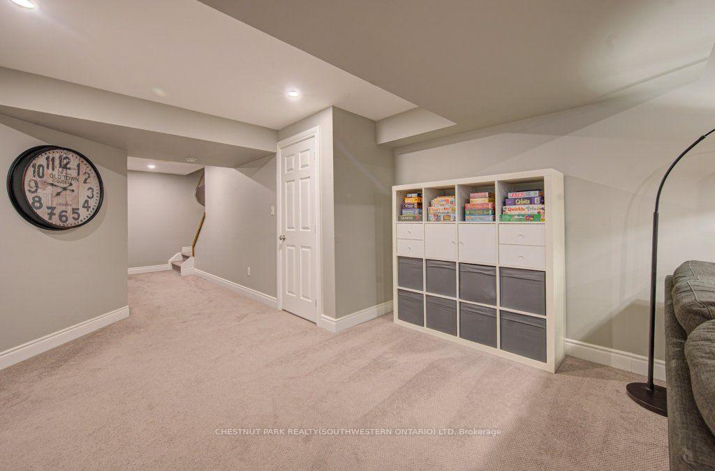 Photo 39 of 424 Sauve Crescent, Waterloo, Beechwood West — HOMEH