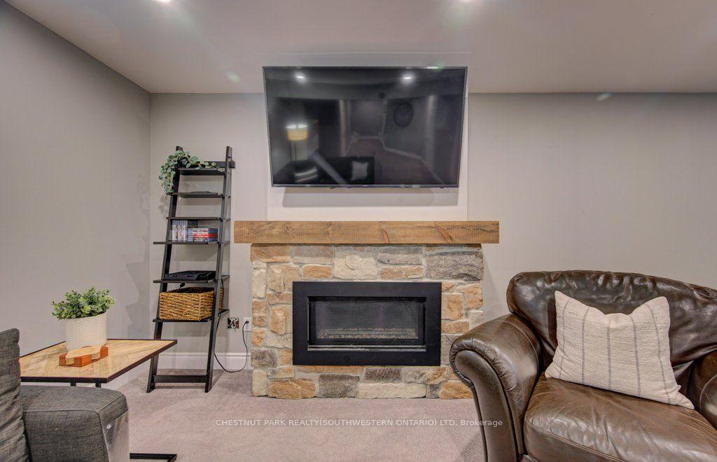 Photo 42 of 424 Sauve Crescent, Waterloo, Beechwood West — HOMEH
