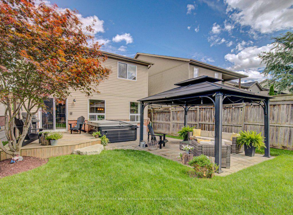 Photo 45 of 424 Sauve Crescent, Waterloo, Beechwood West — HOMEH