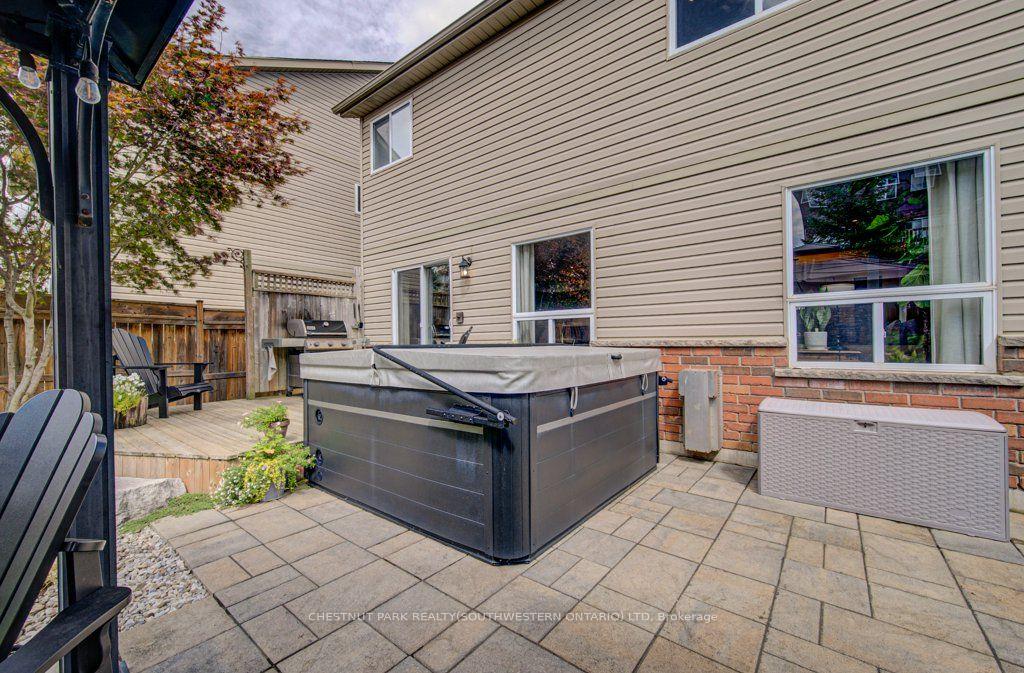 Photo 48 of 424 Sauve Crescent, Waterloo, Beechwood West — HOMEH