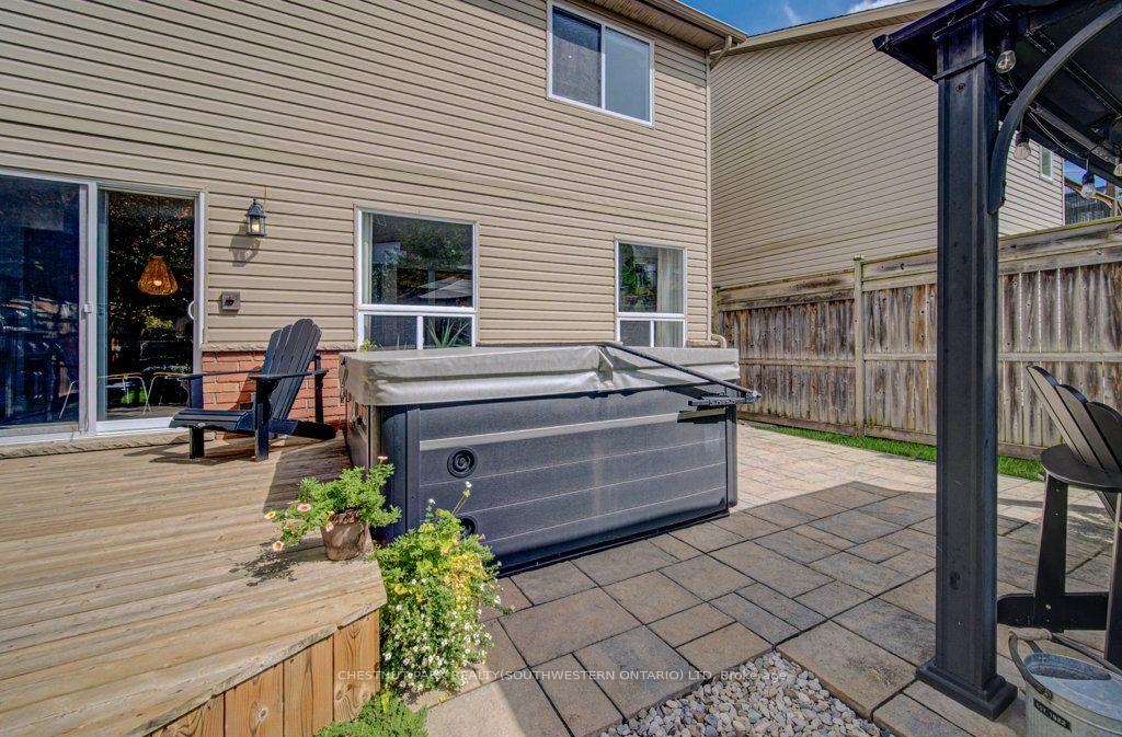 Photo 49 of 424 Sauve Crescent, Waterloo, Beechwood West — HOMEH