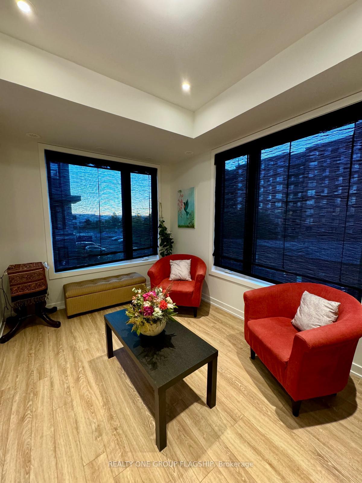 Photo 3 of Unit 11, 3421 Ridgeway Drive, Mississauga, Erin Mills — HOMEH