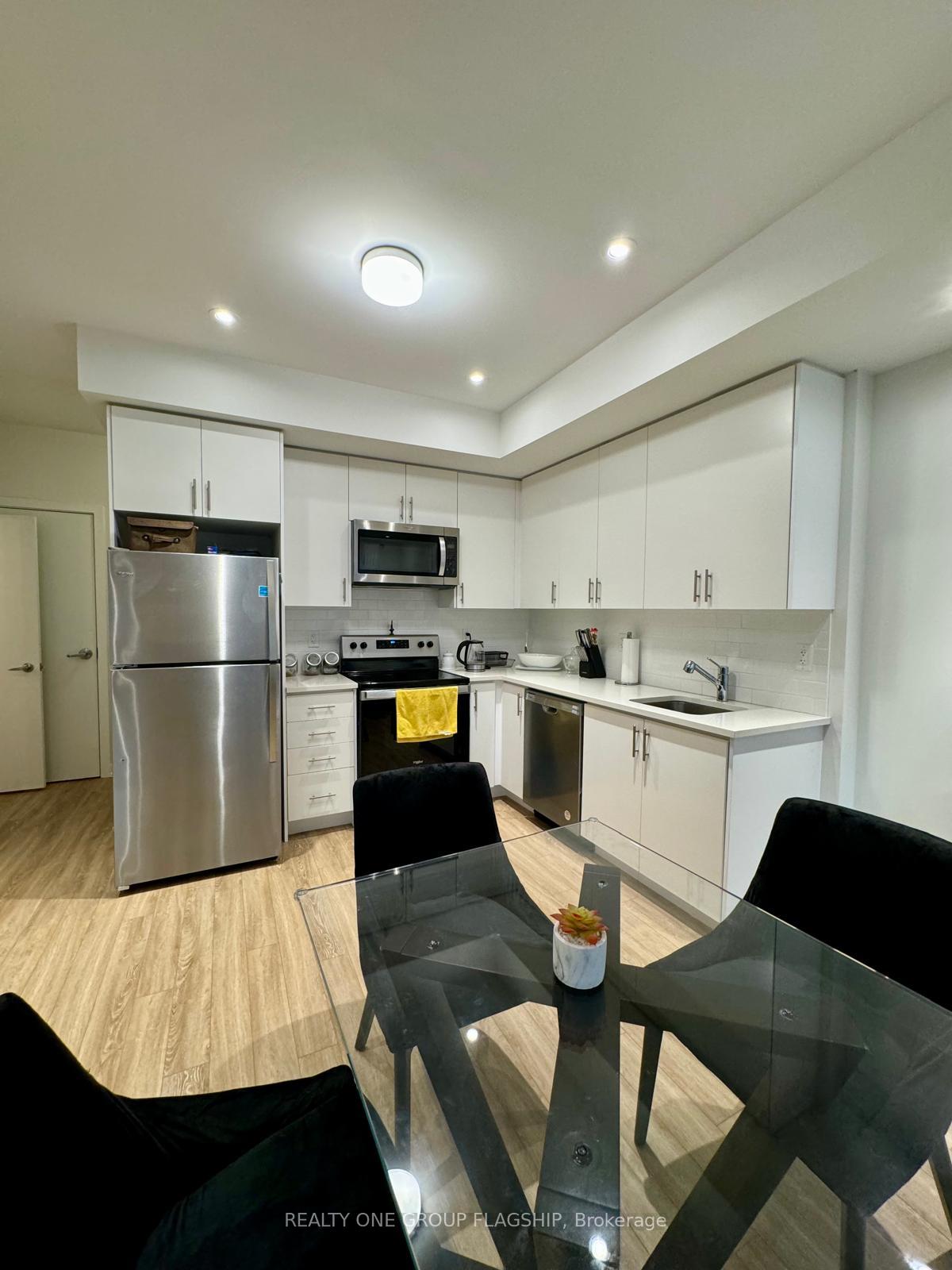 Photo 5 of Unit 11, 3421 Ridgeway Drive, Mississauga, Erin Mills — HOMEH