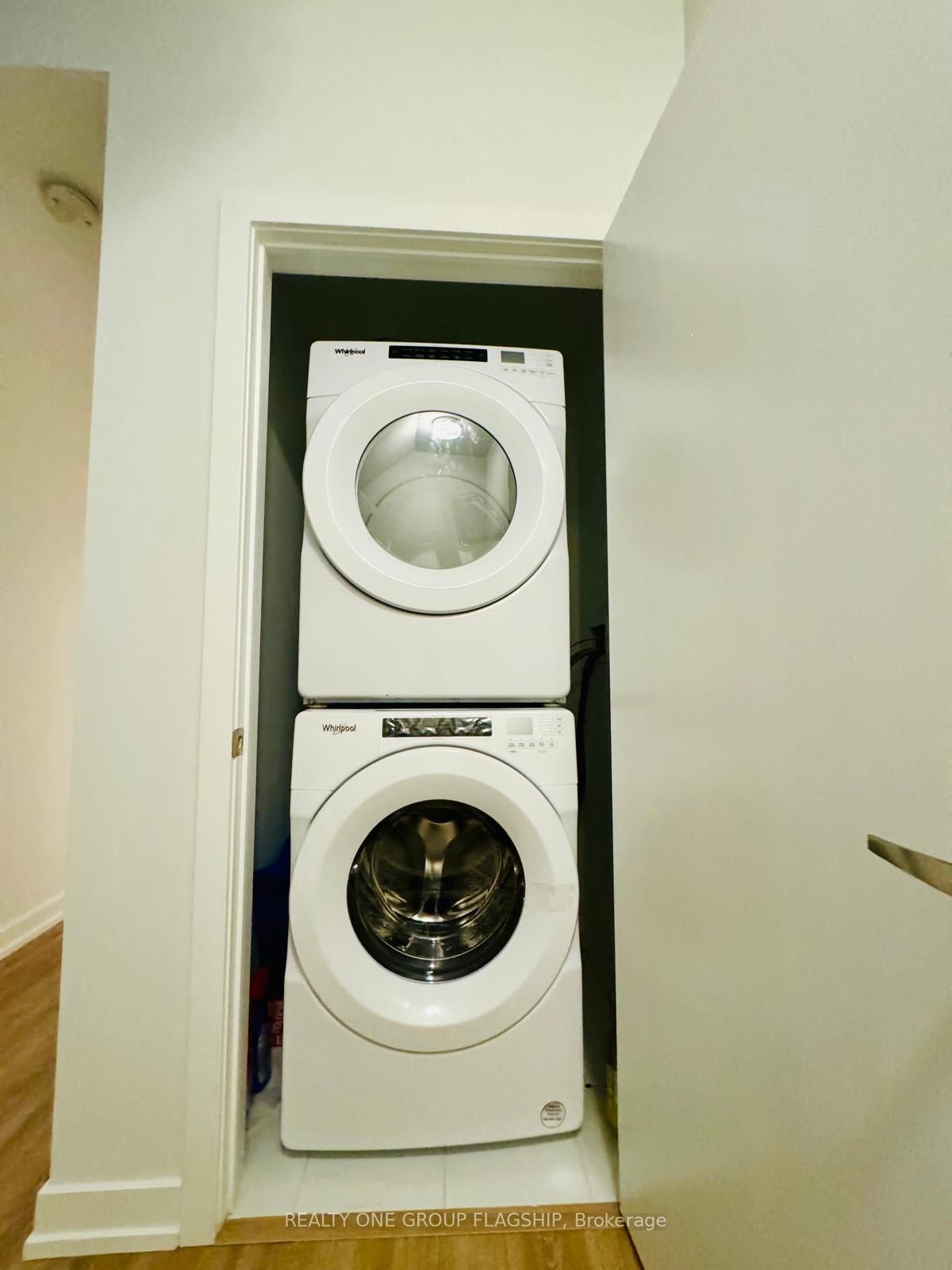Photo 6 of Unit 11, 3421 Ridgeway Drive, Mississauga, Erin Mills — HOMEH