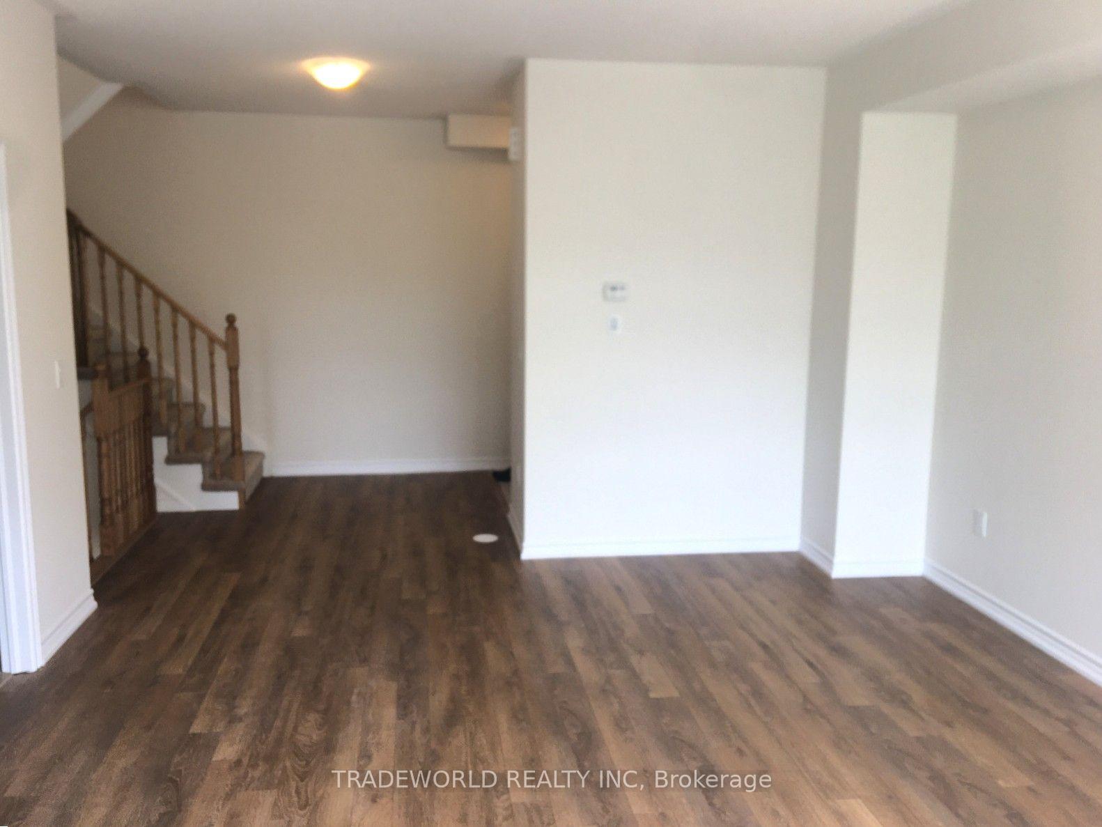 Photo 2 of Unit 40, 181 Parktree Drive, Vaughan, Maple — HOMEH