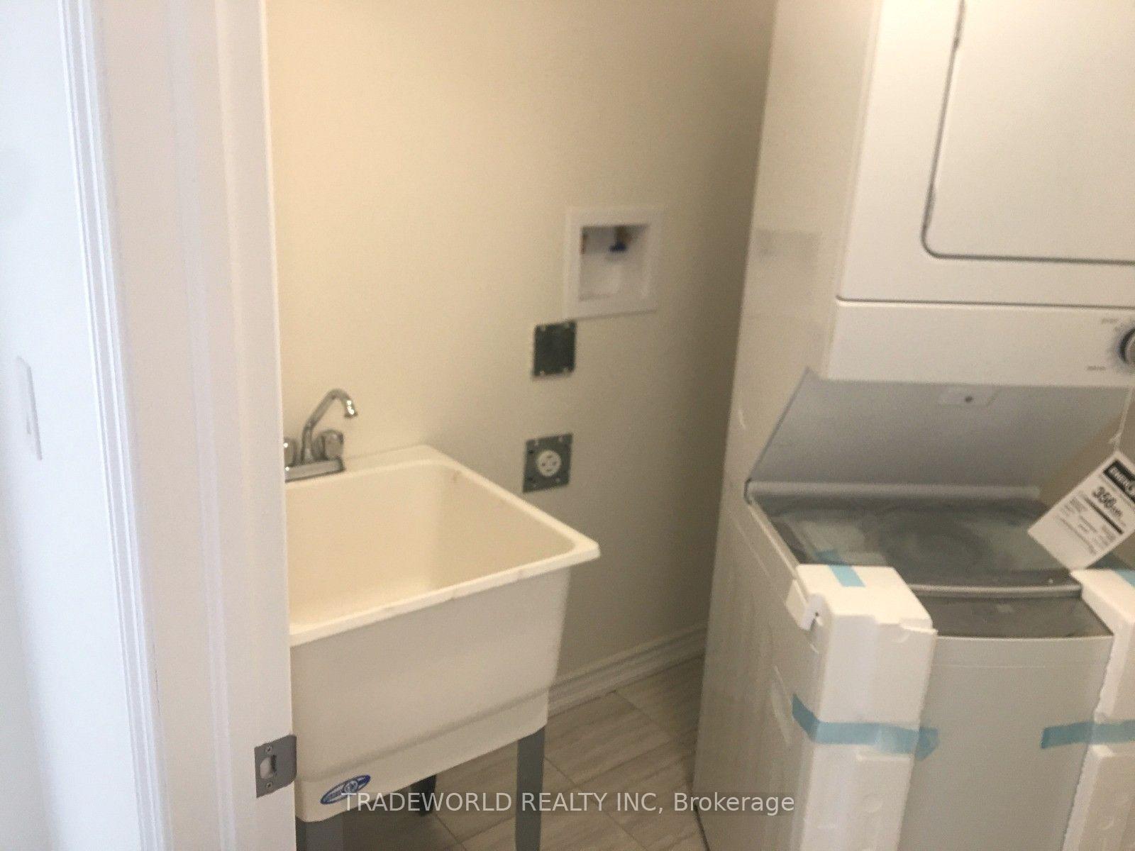 Photo 8 of Unit 40, 181 Parktree Drive, Vaughan, Maple — HOMEH