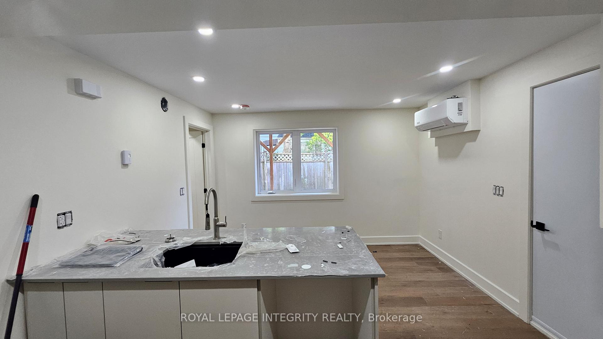 Photo 7 of Unit B, 374 Berkley Avenue, Ottawa, Westboro West — HOMEH