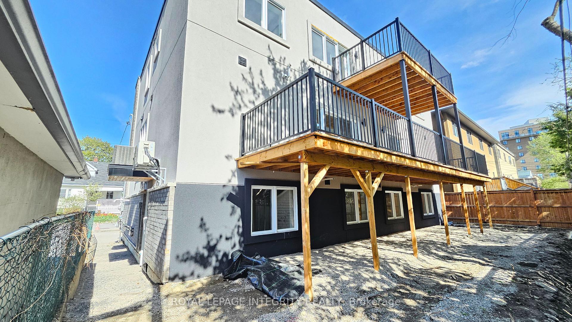 Photo 11 of Unit B, 374 Berkley Avenue, Ottawa, Westboro West — HOMEH