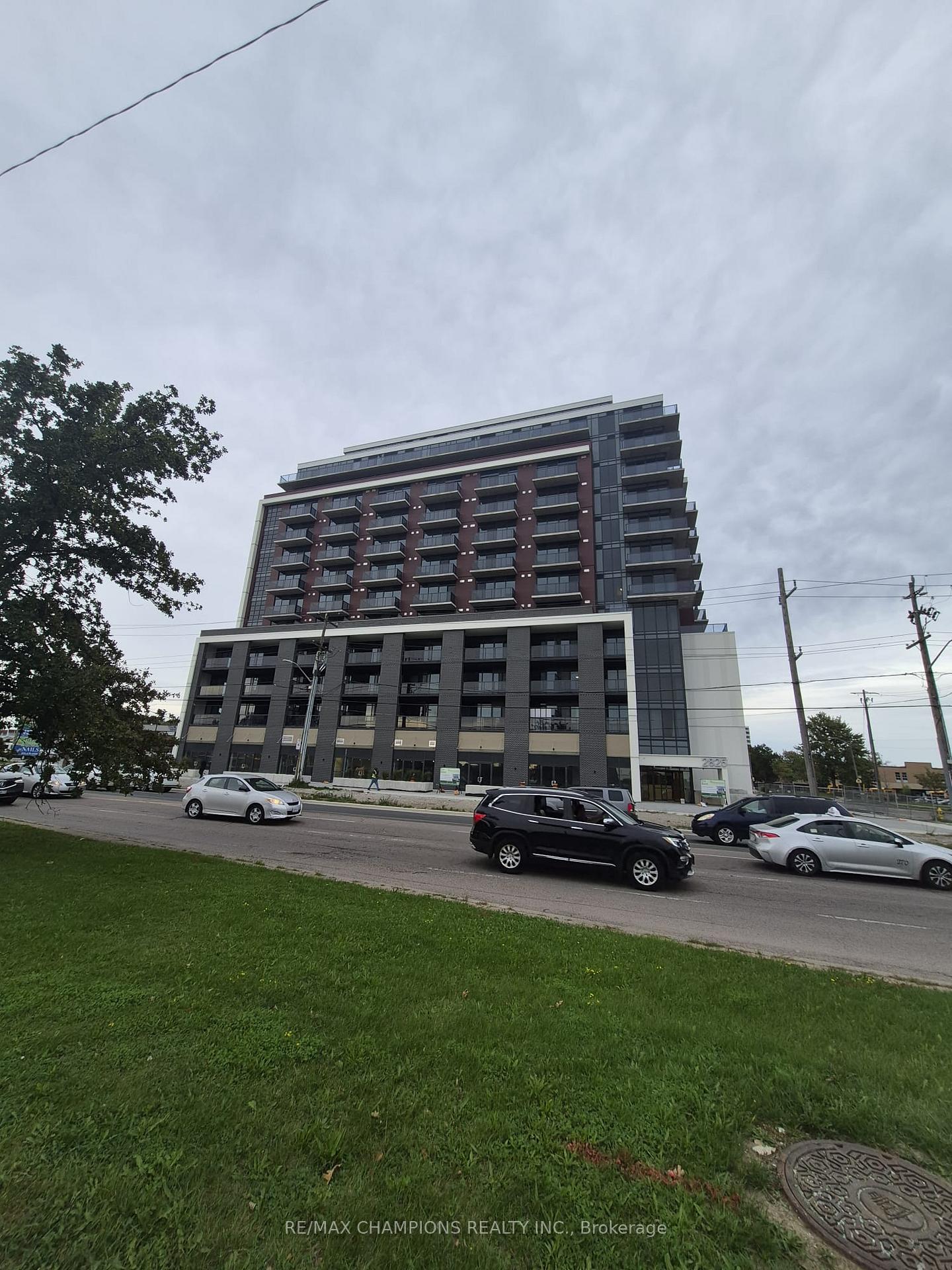 Photo 2 of Unit 919, 2825 Jane Street, North York, Glenfield-Jane Heights — HOMEH