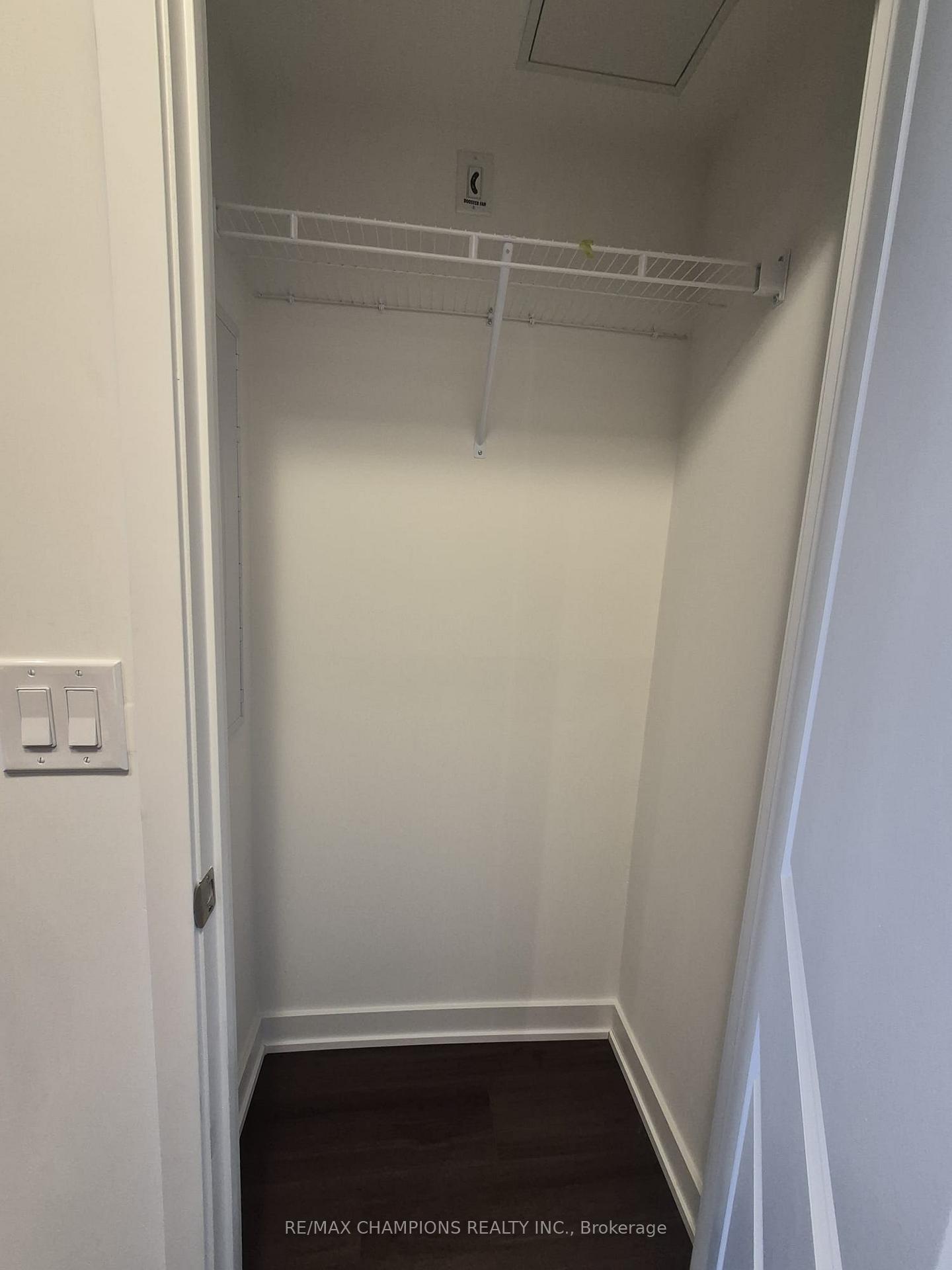 Photo 3 of Unit 919, 2825 Jane Street, North York, Glenfield-Jane Heights — HOMEH