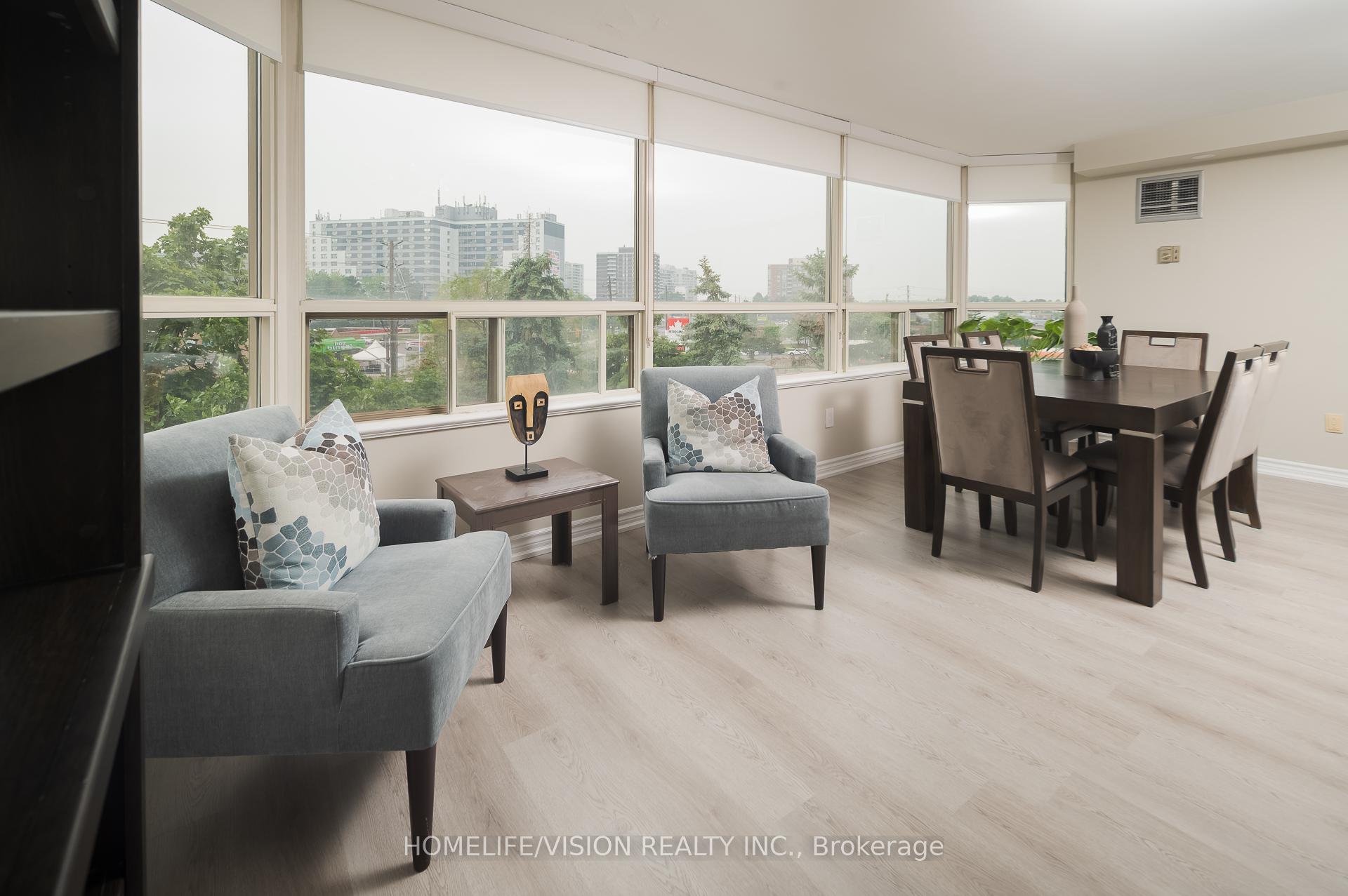 Photo 10 of Unit 413, 7 Townsgate Drive, Vaughan, Crestwood-Springfarm-Yorkhill — HOMEH