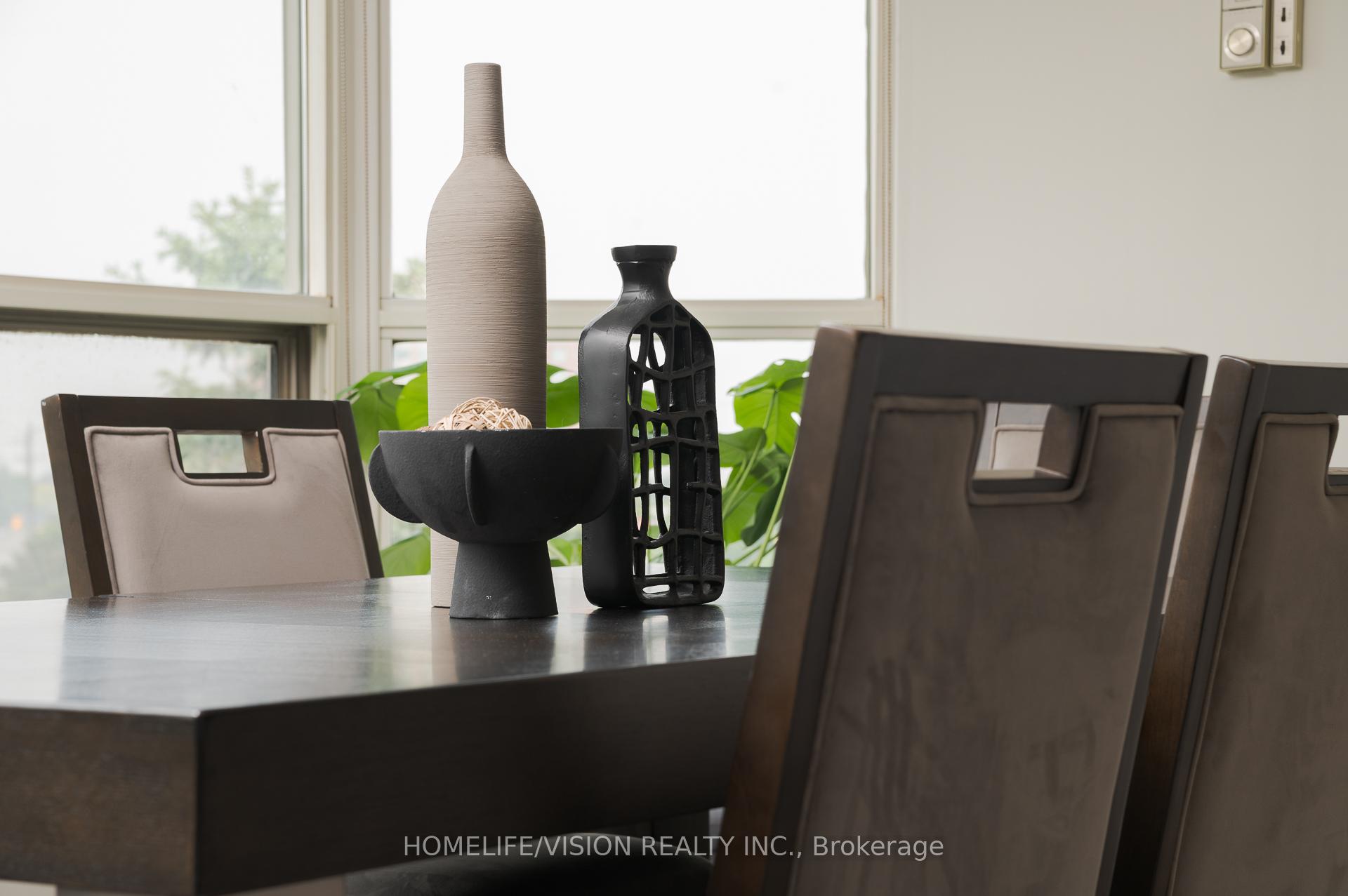 Photo 13 of Unit 413, 7 Townsgate Drive, Vaughan, Crestwood-Springfarm-Yorkhill — HOMEH
