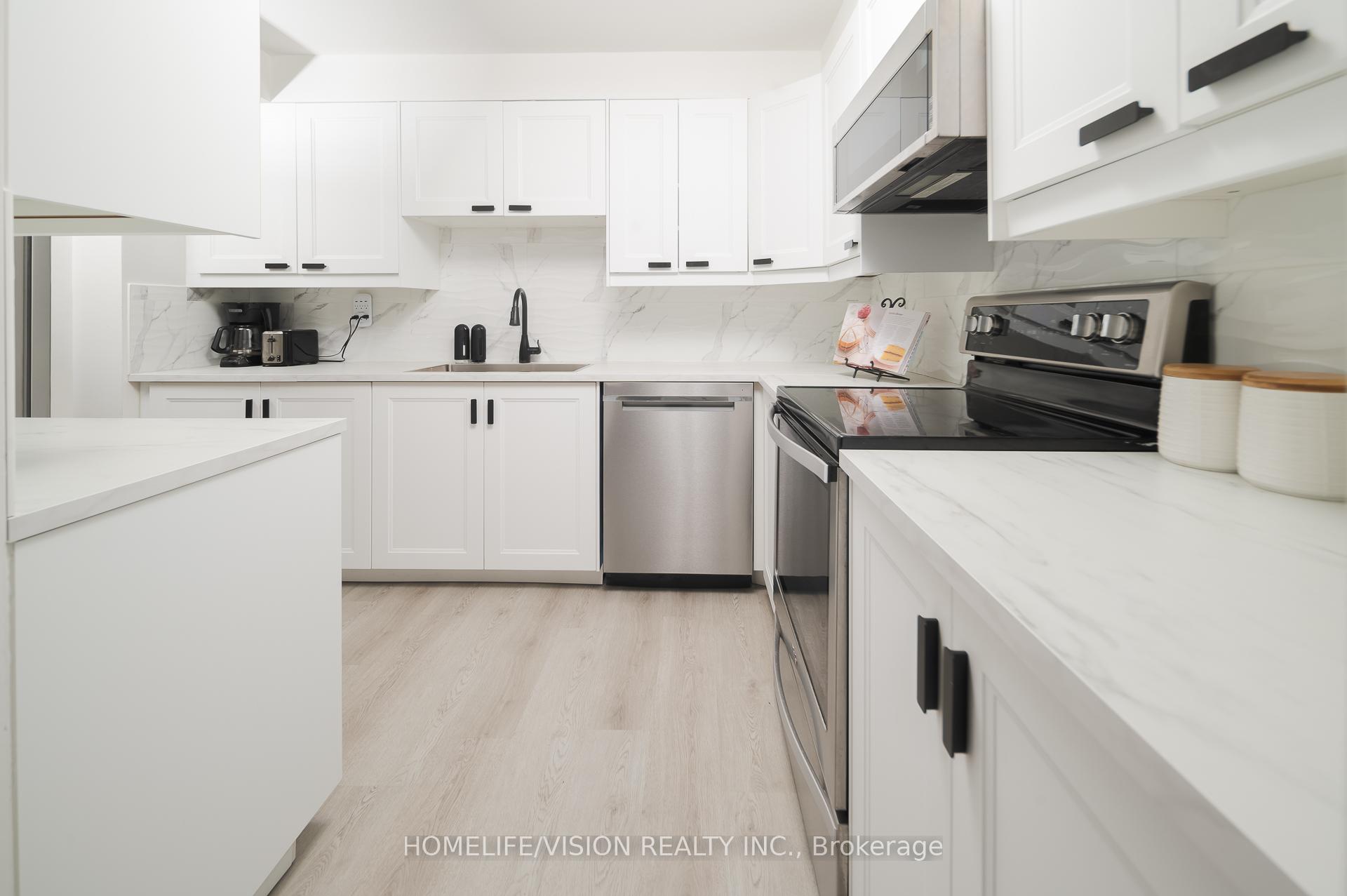 Photo 16 of Unit 413, 7 Townsgate Drive, Vaughan, Crestwood-Springfarm-Yorkhill — HOMEH