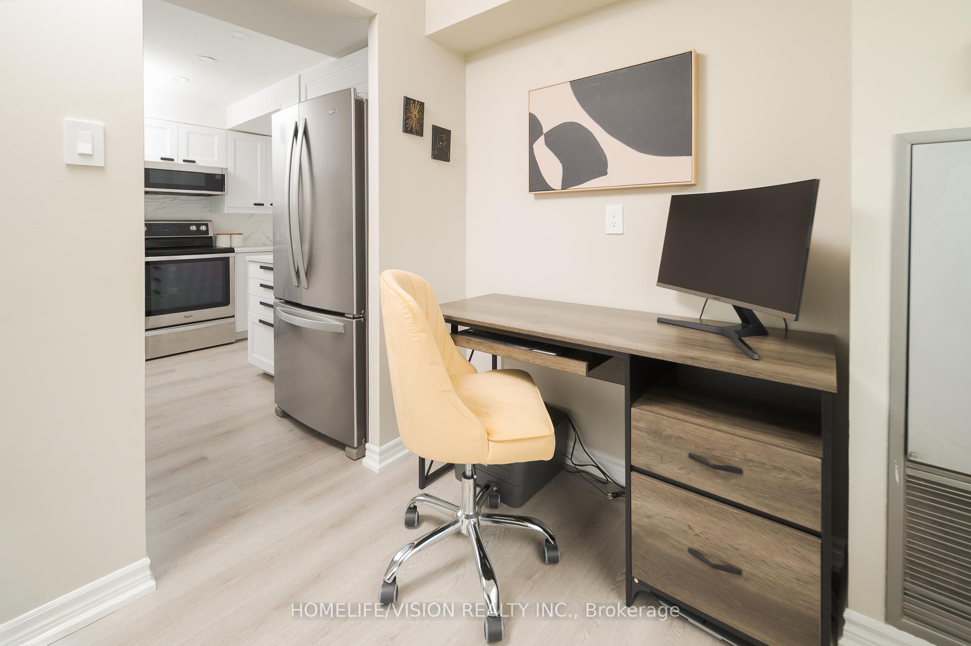 Photo 17 of Unit 413, 7 Townsgate Drive, Vaughan, Crestwood-Springfarm-Yorkhill — HOMEH