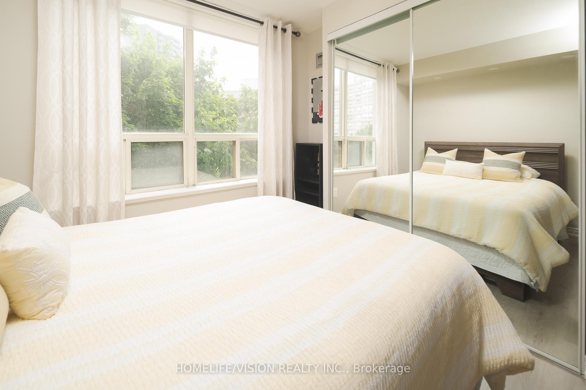 Photo 21 of Unit 413, 7 Townsgate Drive, Vaughan, Crestwood-Springfarm-Yorkhill — HOMEH